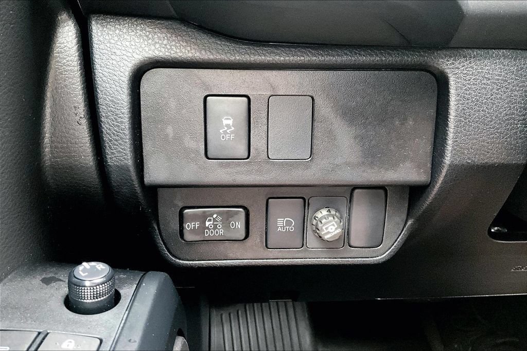 Certified 2023 Toyota Tacoma SR AWD/4WD image 18