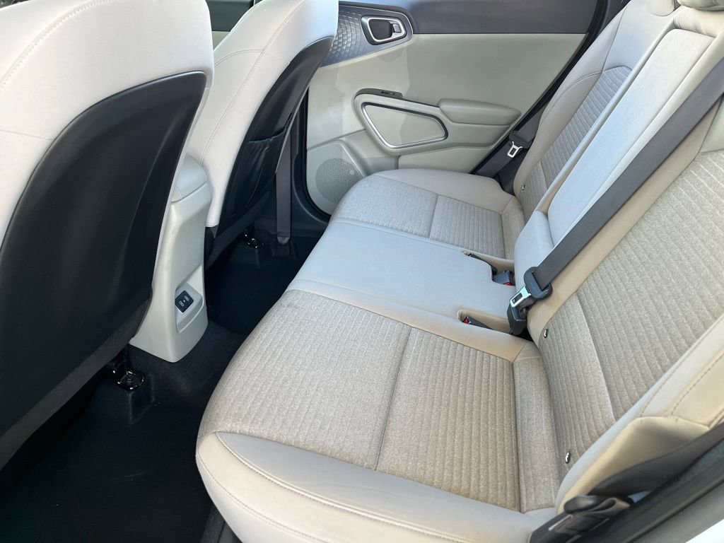 Used 2023 Kia Soul EX FWD image 16