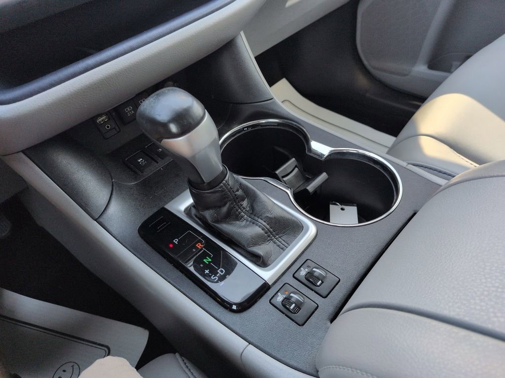 Used 2018 Toyota Highlander XLE AWD/4WD image 24
