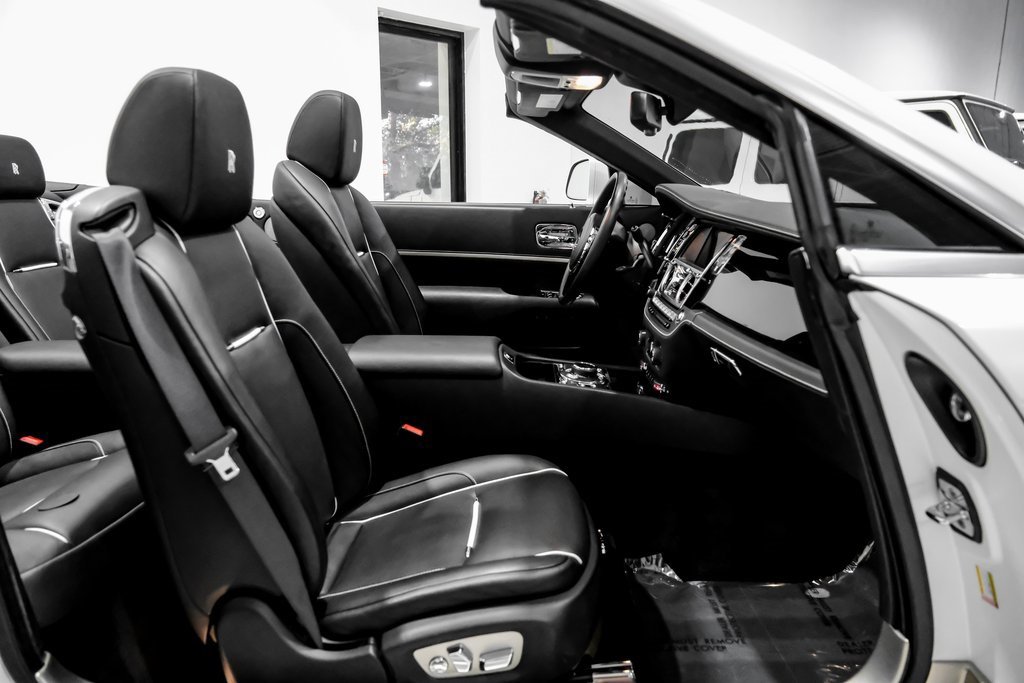 Used 2018 Rolls-Royce Dawn image 38