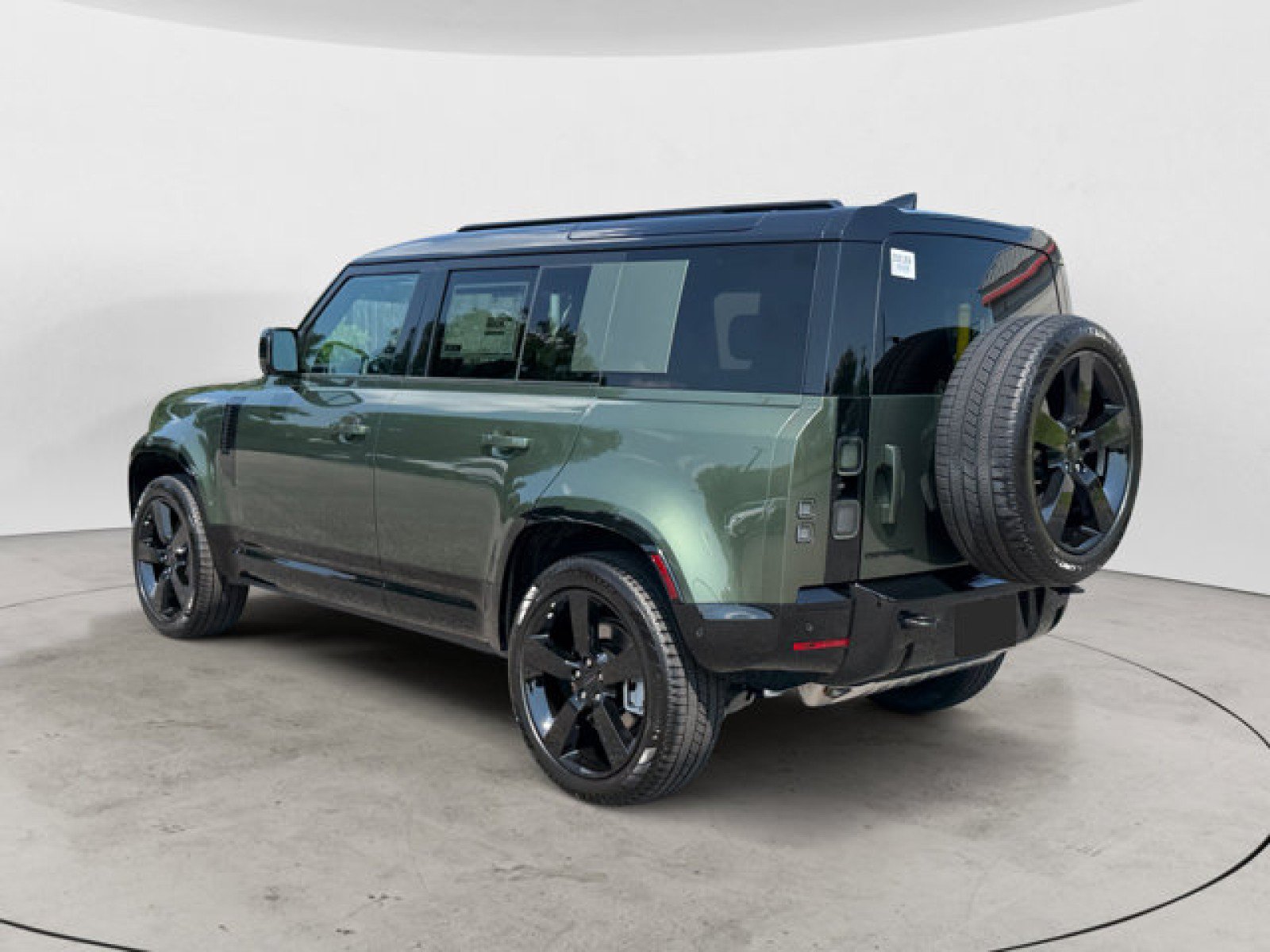 New 2026 Land Rover Defender 110 X-Dynamic SE AWD/4WD image 6