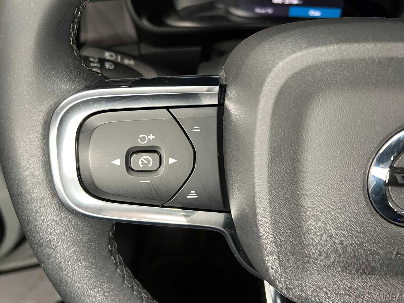 Used 2023 Volvo XC40 Recharge Plus AWD/4WD image 28
