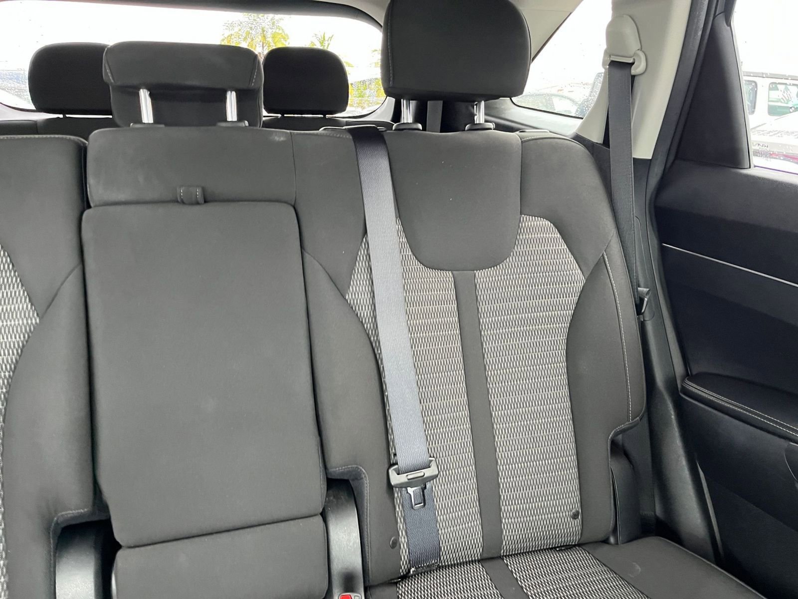 Used 2023 Kia Sorento LX image 38