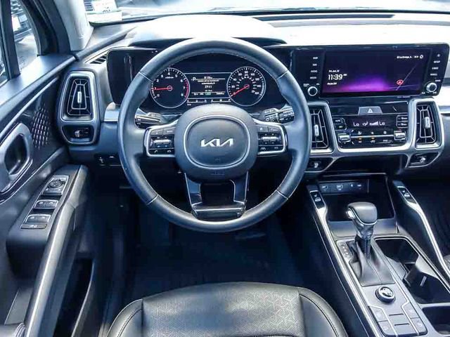Used 2023 Kia Sorento S w/ Panoramic Sunroof Package FWD image 16