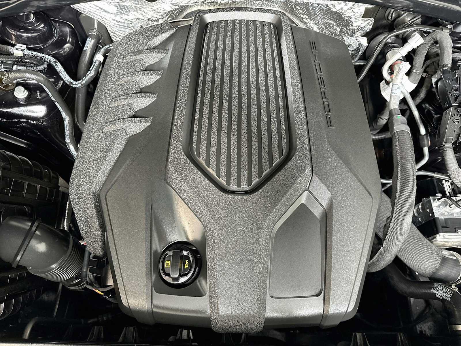 Certified 2026 Porsche Macan AWD/4WD image 31