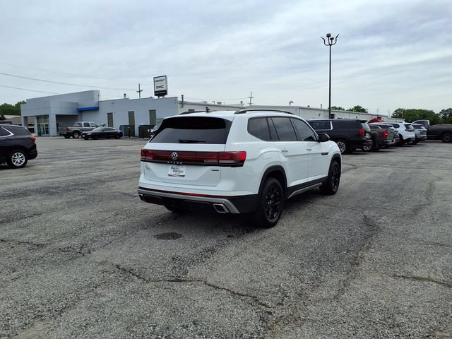 Used 2025 Volkswagen Atlas Peak Edition SE AWD/4WD image 25