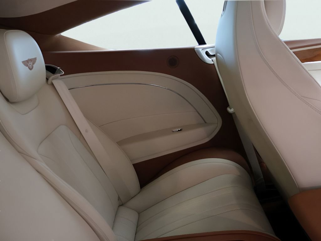 Used 2024 Bentley Continental GT image 15