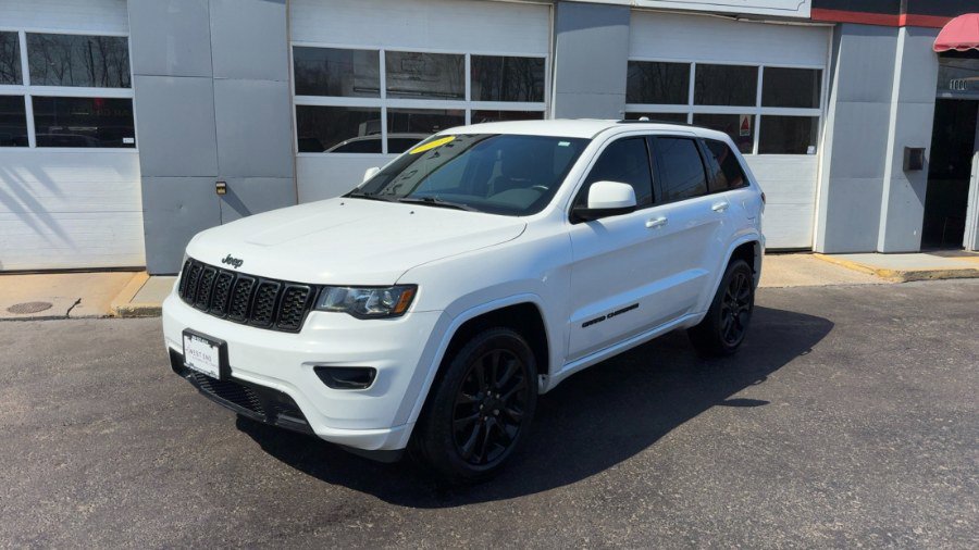 Used 2019 Jeep Grand Cherokee Altitude AWD/4WD image 2
