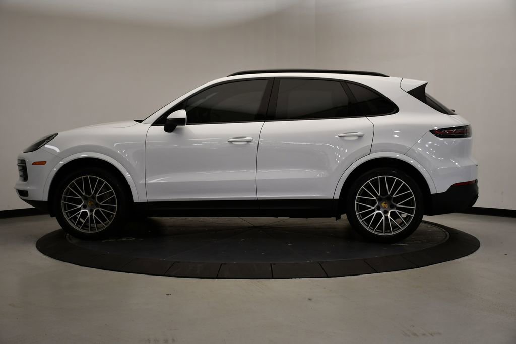 Used 2023 Porsche Cayenne image 2