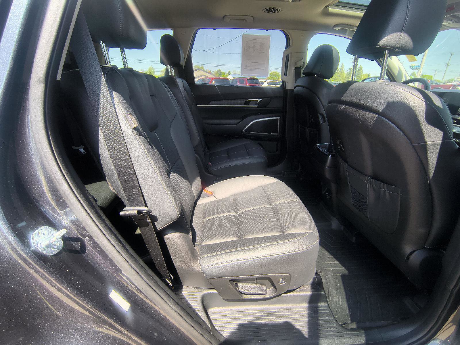 Used 2023 Kia Telluride EX w/ EX Captain's Chair Package AWD/4WD image 31