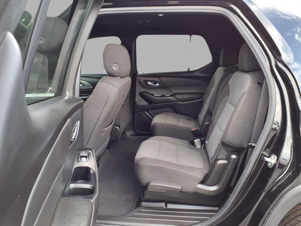 Used 2023 Chevrolet Traverse LT image 26