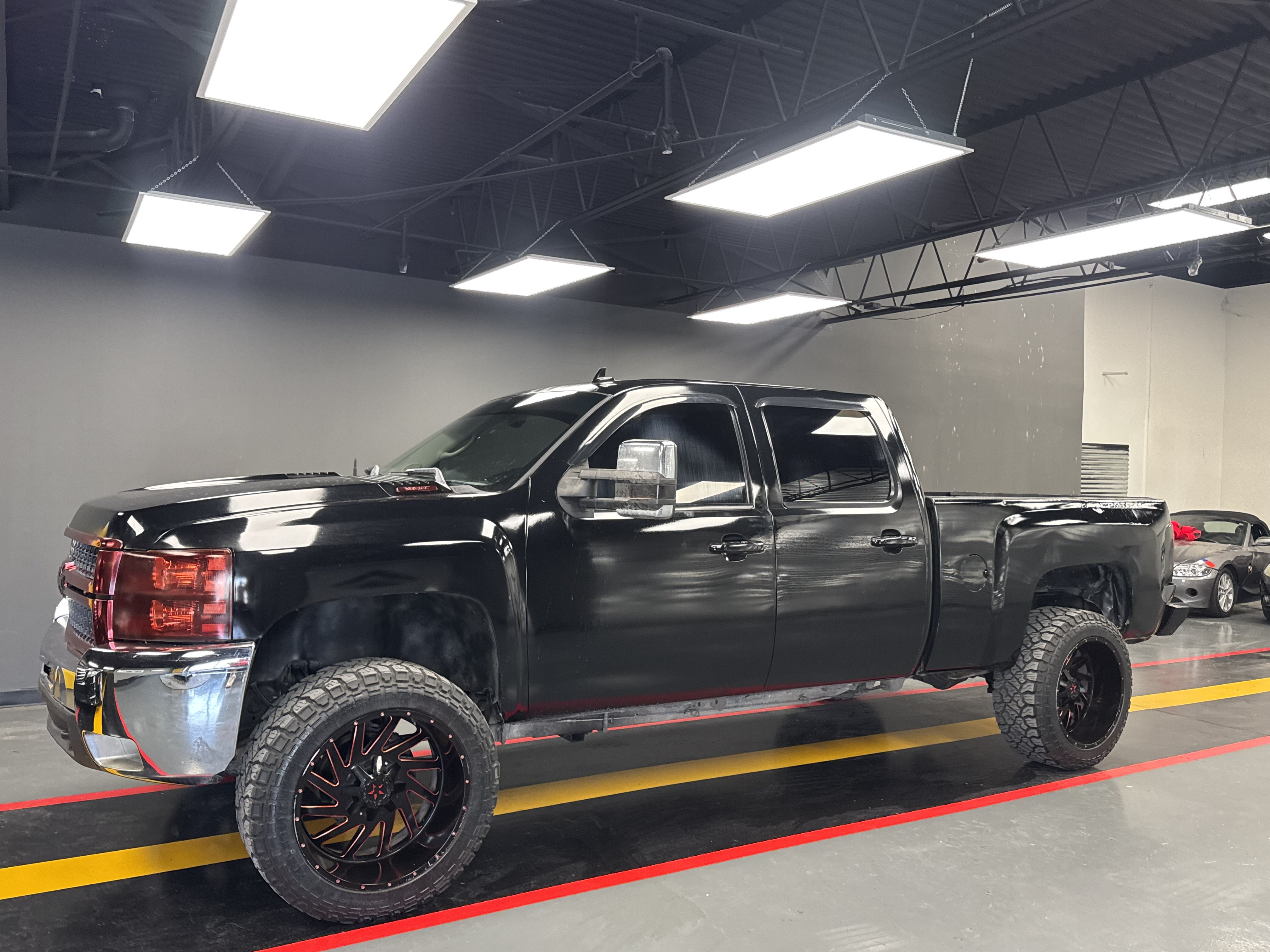 Used 2007 Chevrolet Silverado 2500 LTZ w/ Suspension Package, Off-Road AWD/4WD image 2