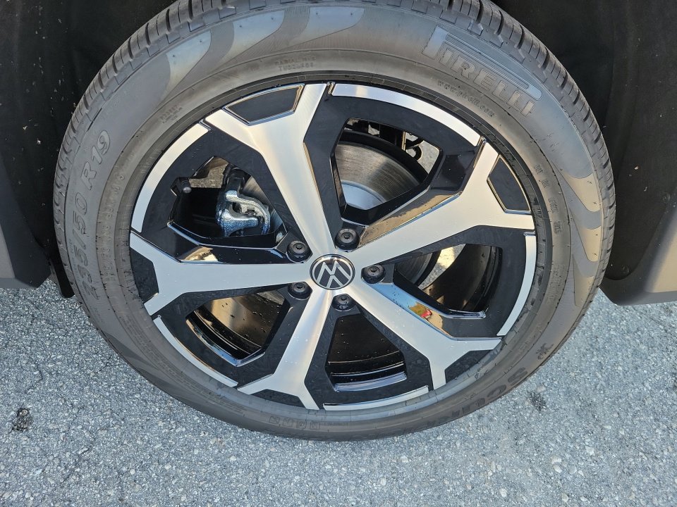 New 2026 Volkswagen Tiguan SE image 25