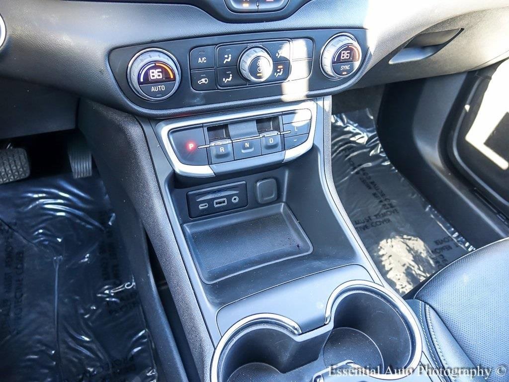 Used 2024 GMC Terrain SLT w/ Tech Package image 24