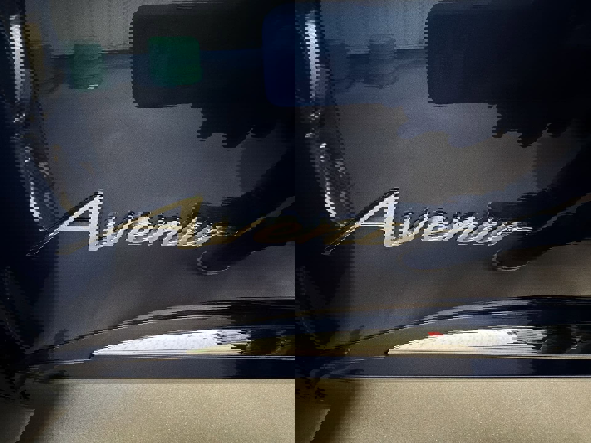 Used 2023 Buick Envision Avenir image 32