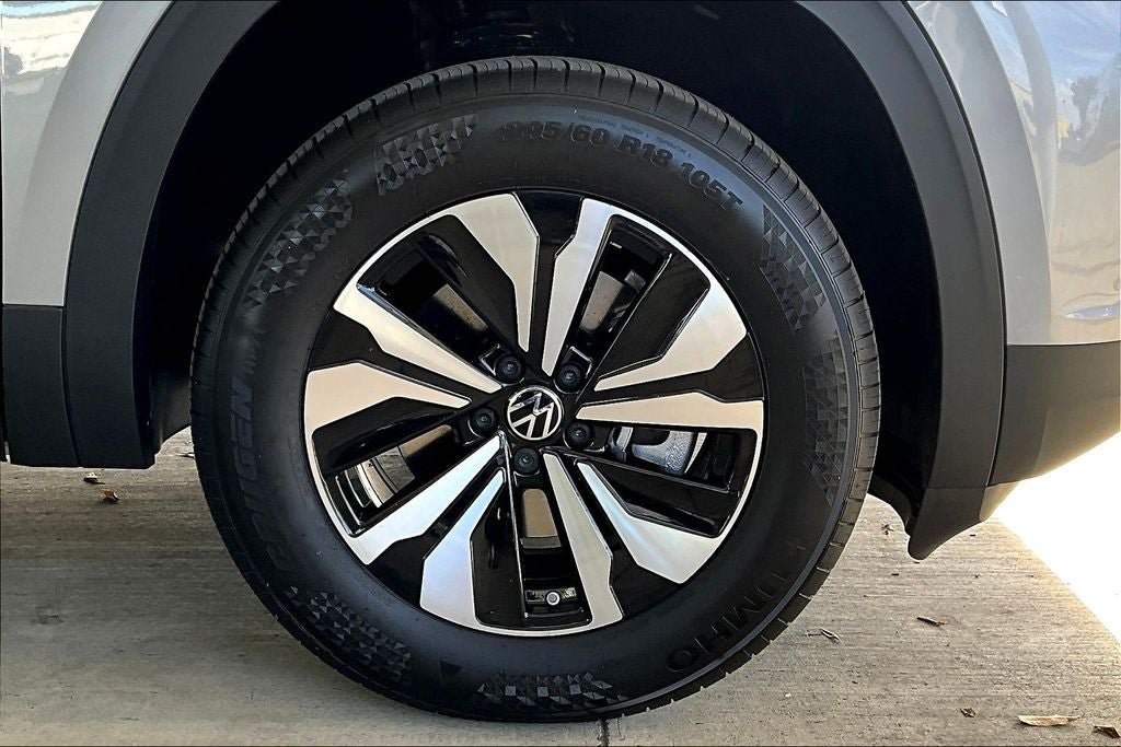 New 2026 Volkswagen Atlas SE FWD image 8