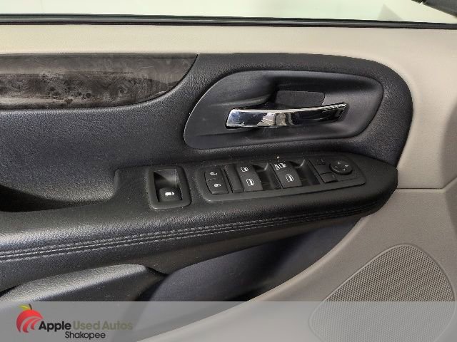 Used 2016 Dodge Grand Caravan SXT FWD image 14