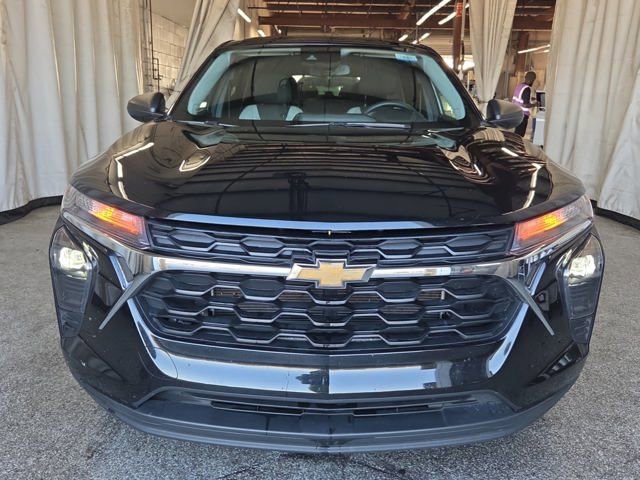 Used 2024 Chevrolet Trax LS image 2