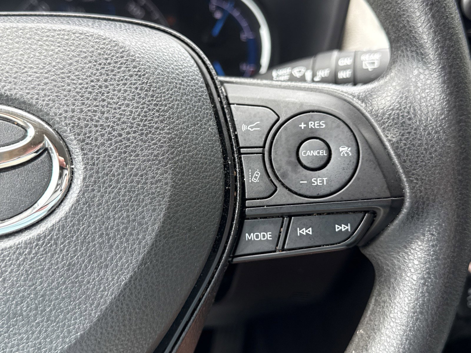 Used 2023 Toyota RAV4 XLE w/ Convenience Package AWD/4WD image 22