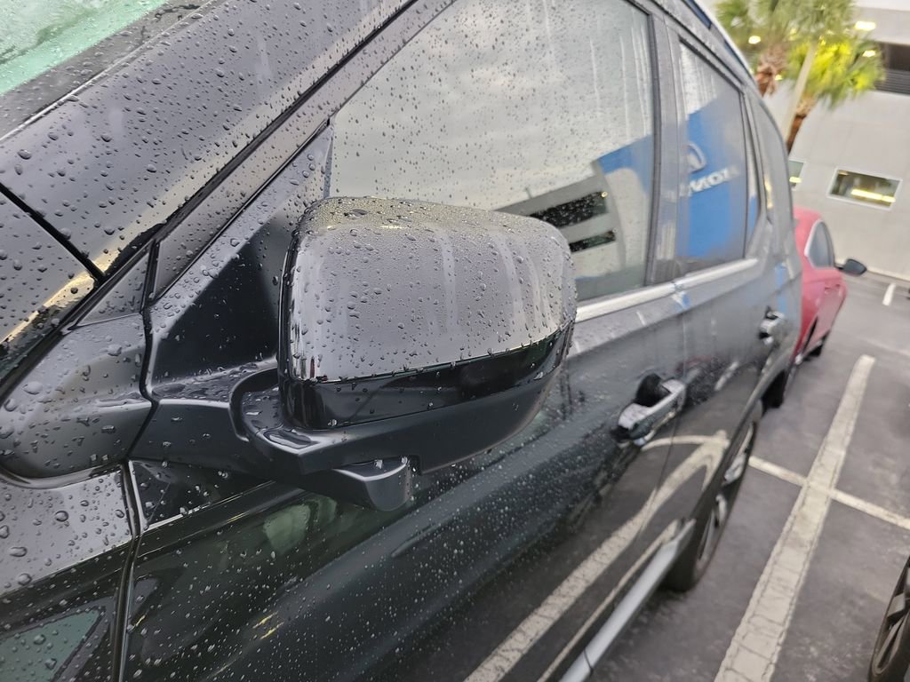 Used 2025 Honda Pilot Elite image 6