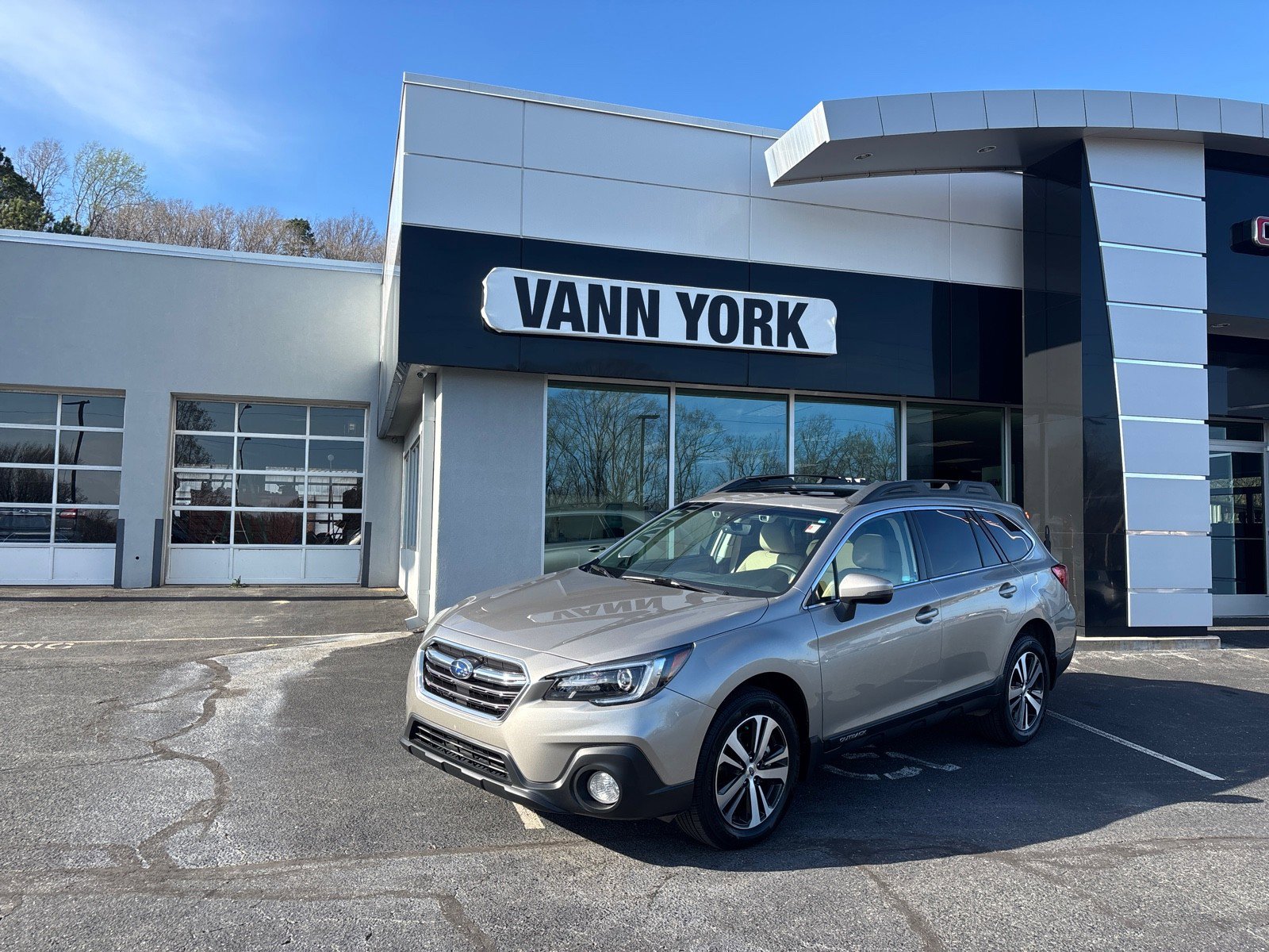 Used 2019 Subaru Outback 2.5i Limited w/ Popular Package #2