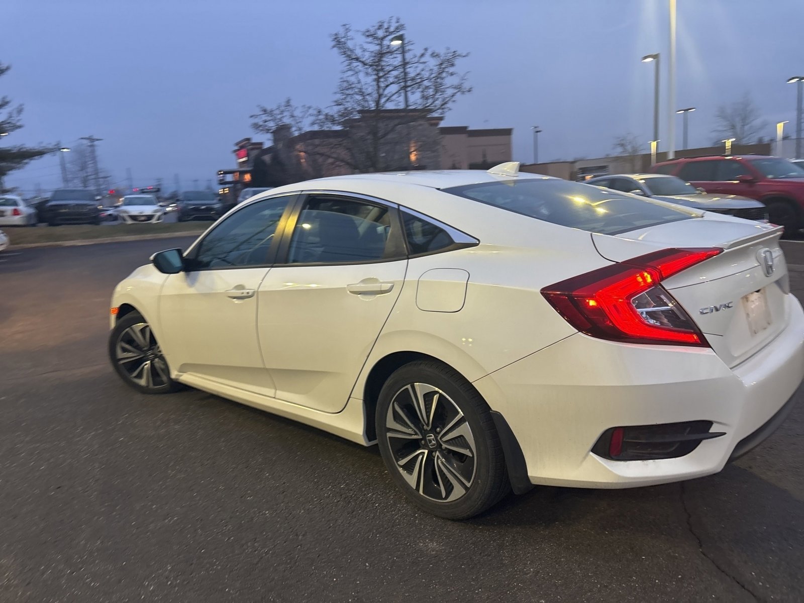 Used 2018 Honda Civic EX-T image 11