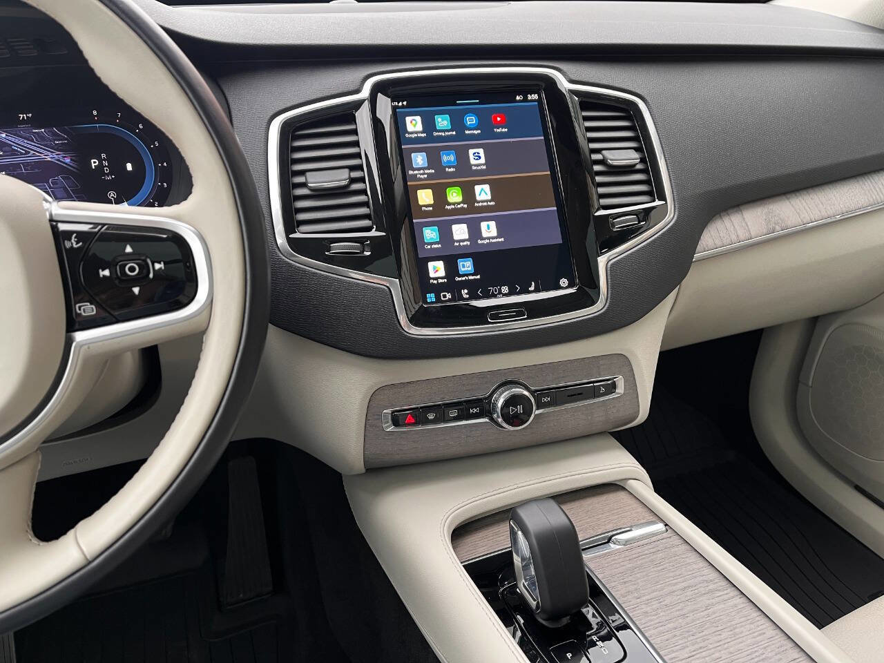 Used 2023 Volvo XC90 B6 Plus w/ Protection Package Premier image 12