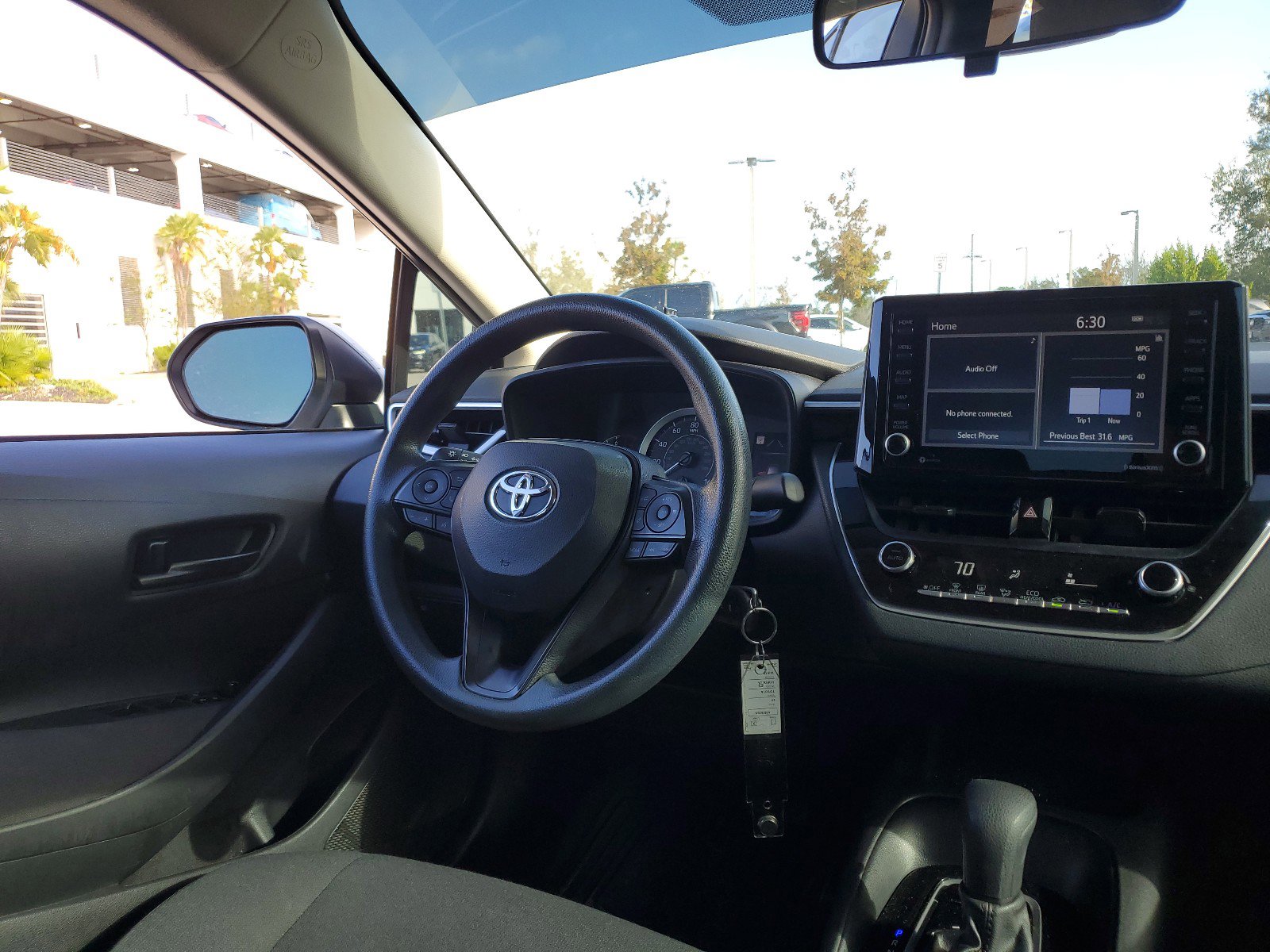 Used 2022 Toyota Corolla LE image 22