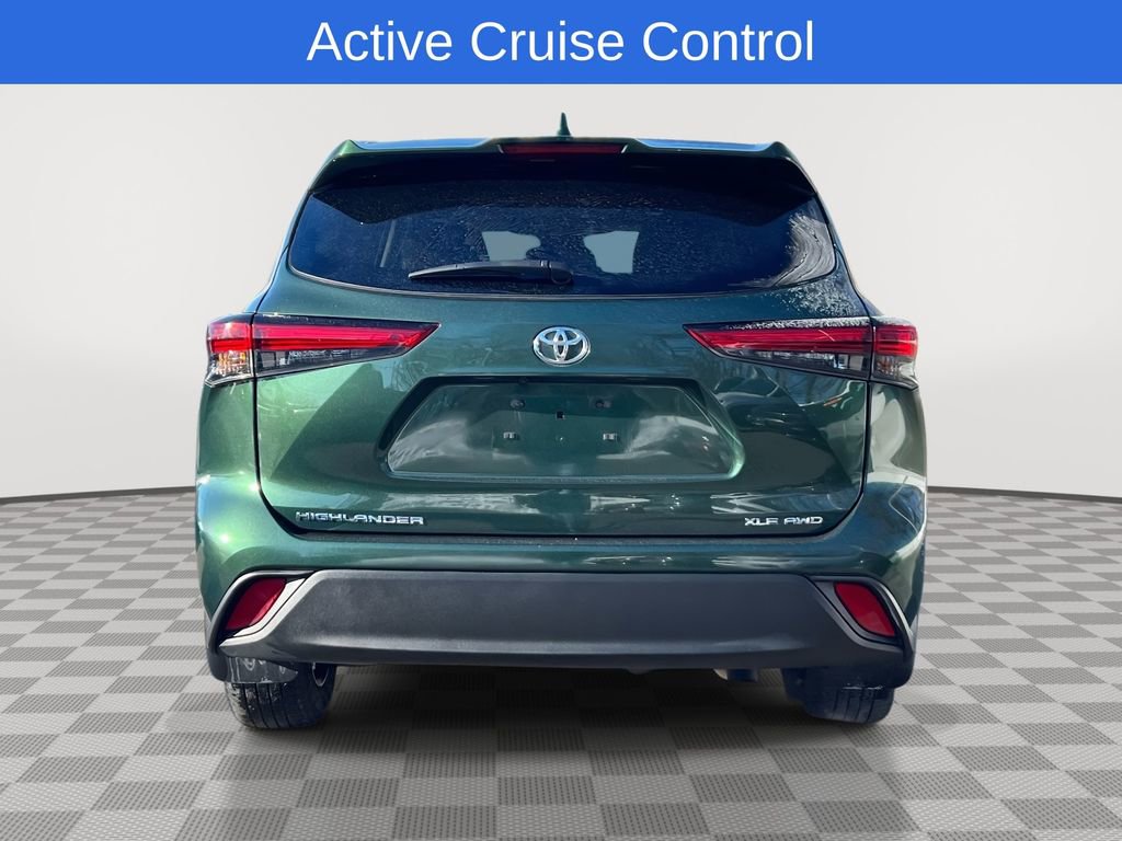 Used 2023 Toyota Highlander XLE image 12