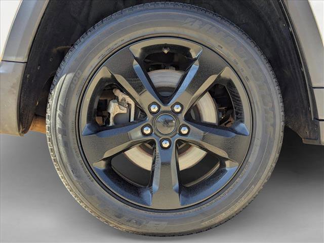 Used 2023 Jeep Grand Cherokee L Laredo image 10