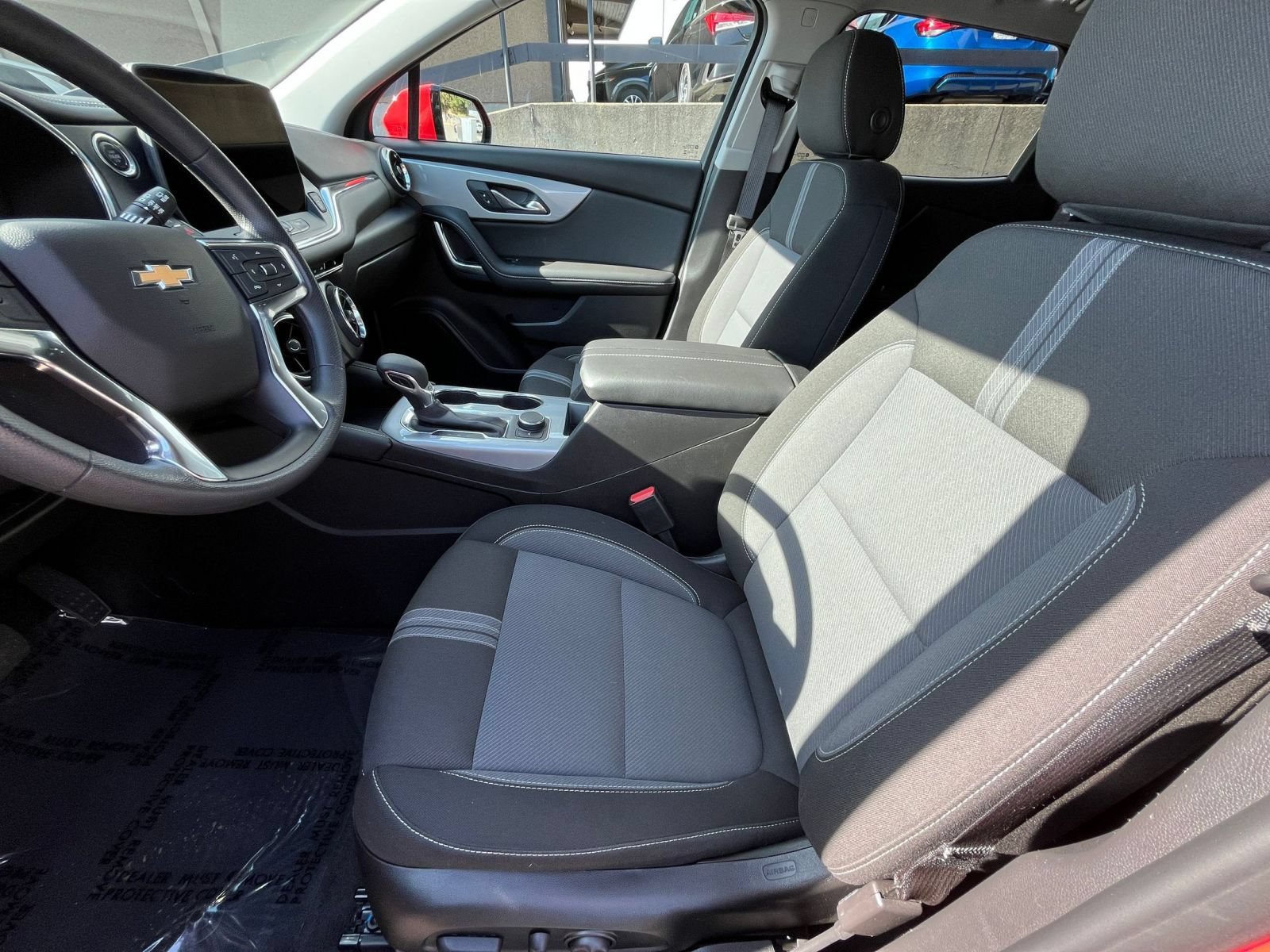Used 2025 Chevrolet Blazer LT FWD image 28