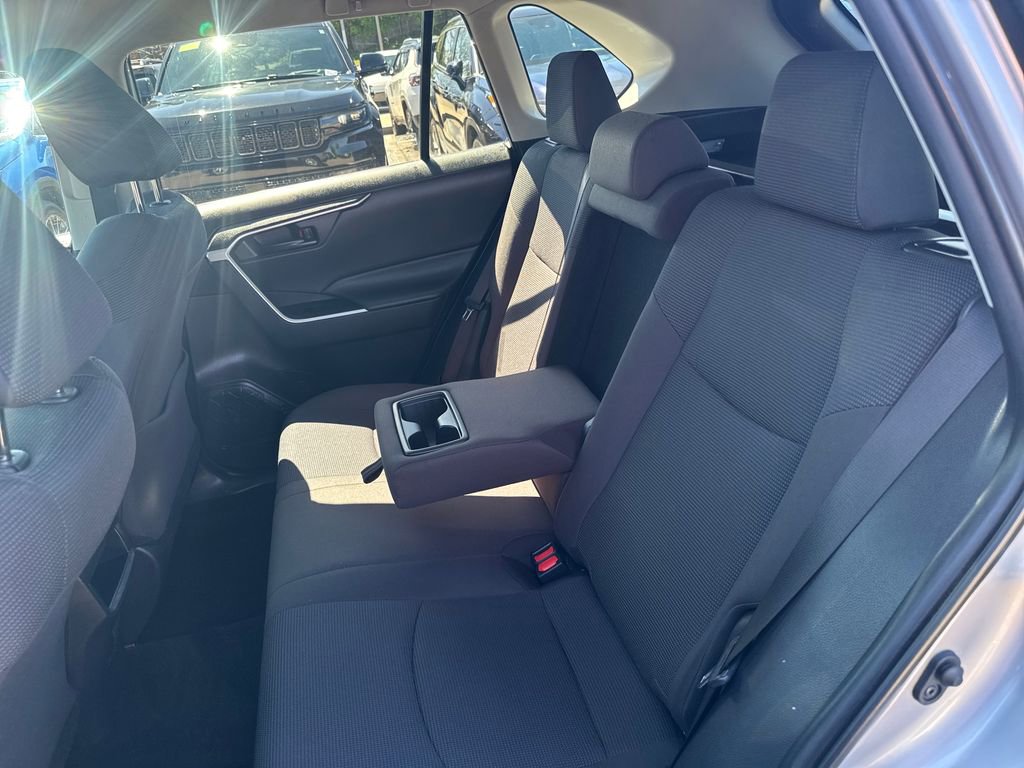 Used 2021 Toyota RAV4 LE w/ Carpet Mat Package (TMS) AWD/4WD image 34