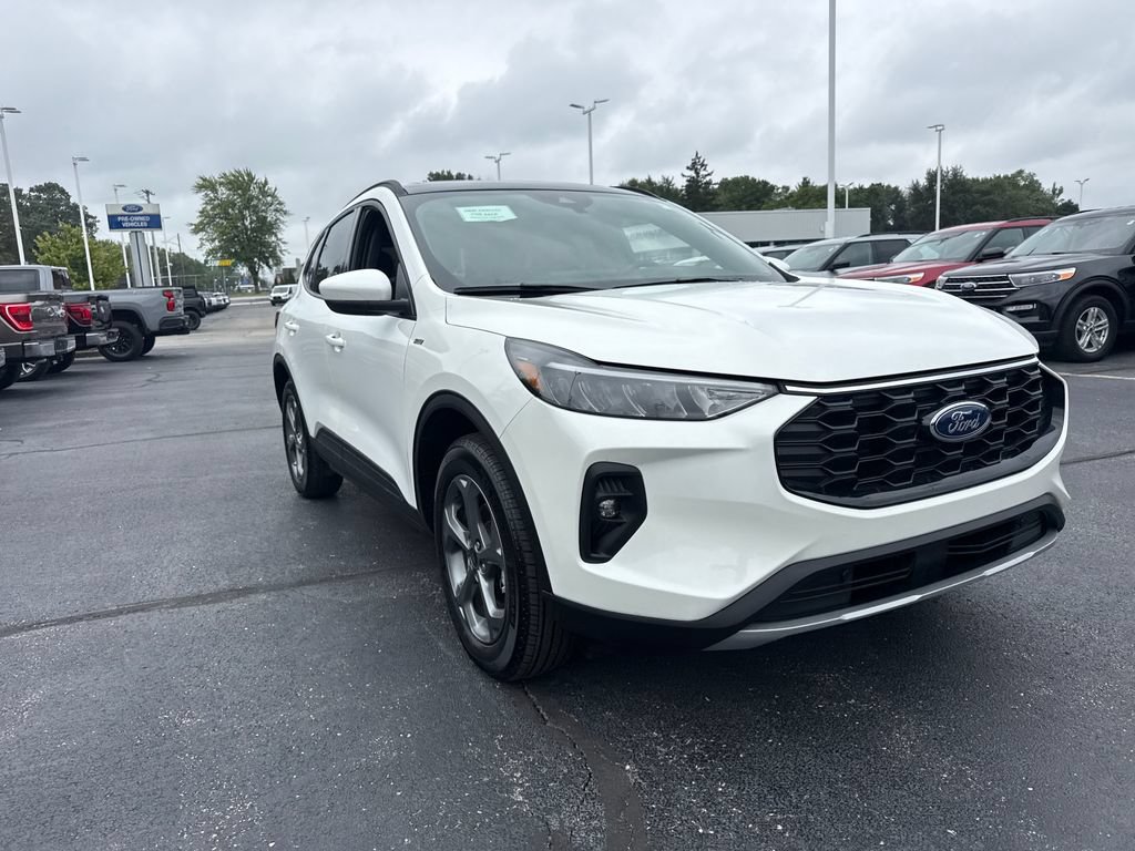 Used 2026 Ford Escape ST-Line Select w/ Tech Pack #1 AWD/4WD image 4