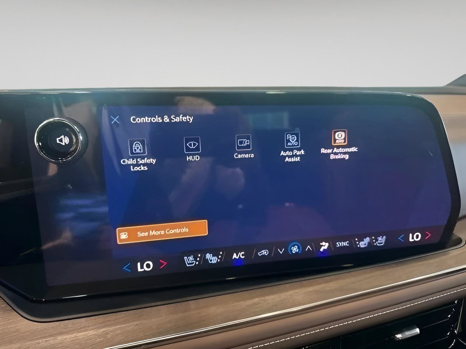 New 2026 Chevrolet Suburban High Country AWD/4WD image 28