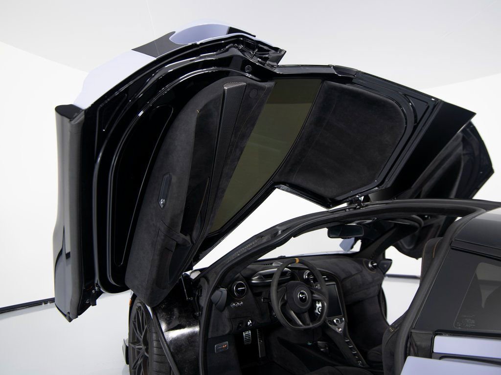 Used 2021 McLaren 765LT RWD image 10