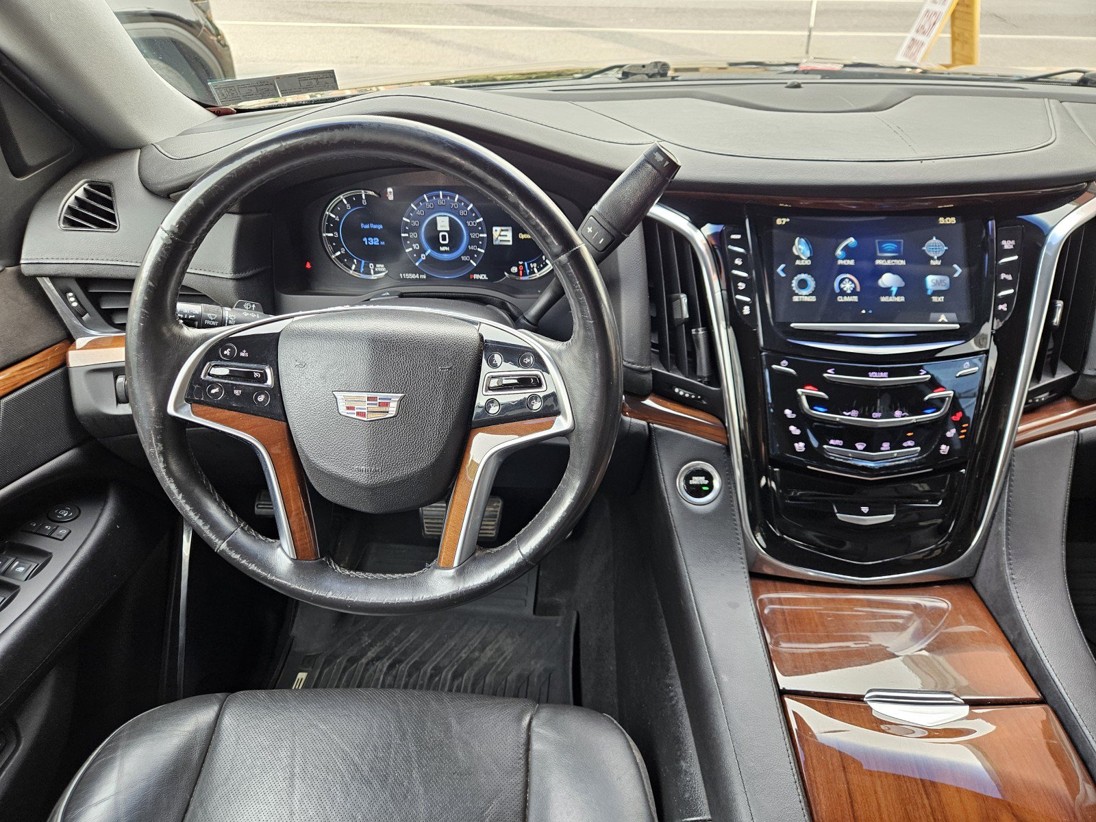 Used 2017 Cadillac Escalade ESV 4WD image 21