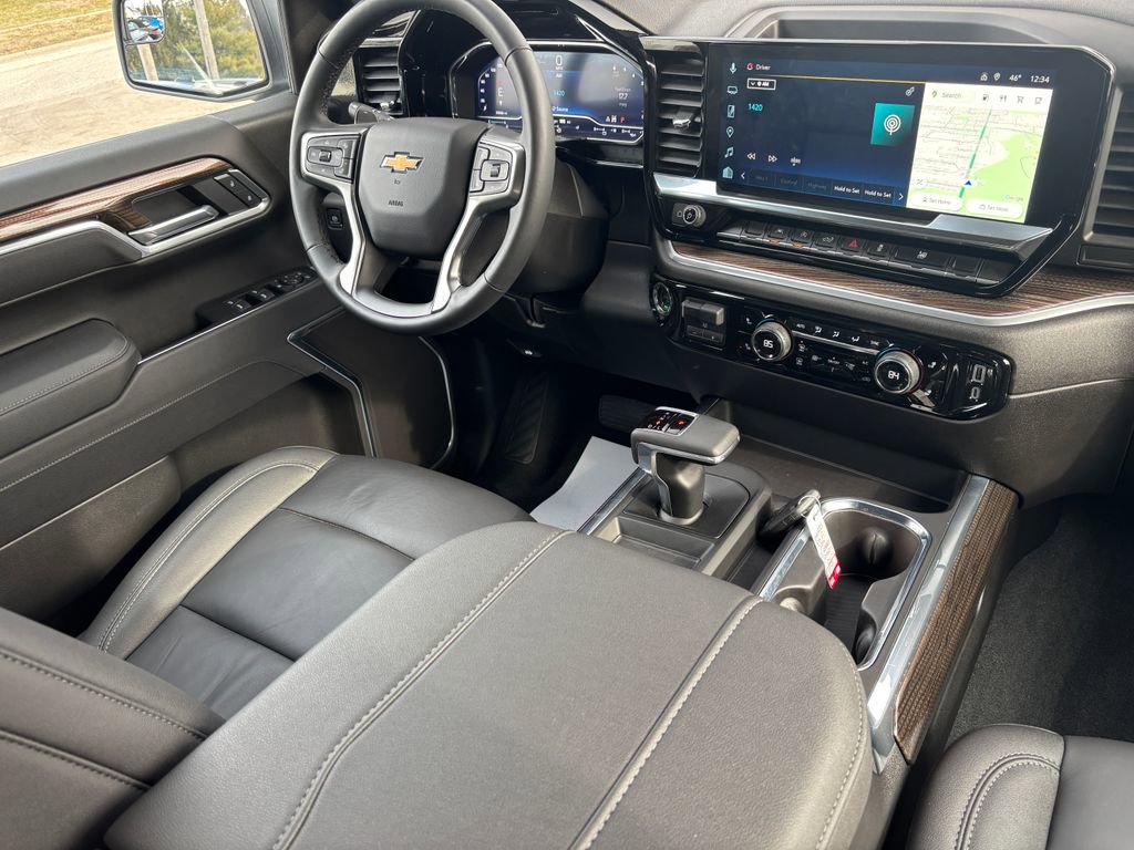 Used 2025 Chevrolet Silverado 1500 LT w/ Leather Package image 28