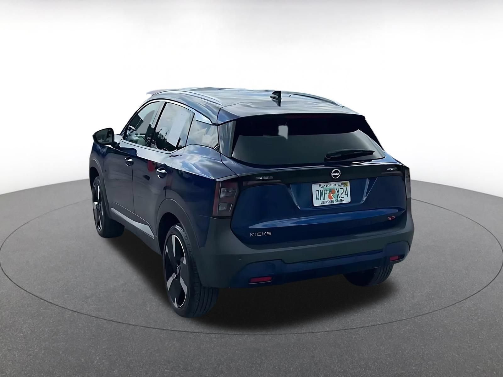 Used 2026 Nissan Kicks SR FWD image 11