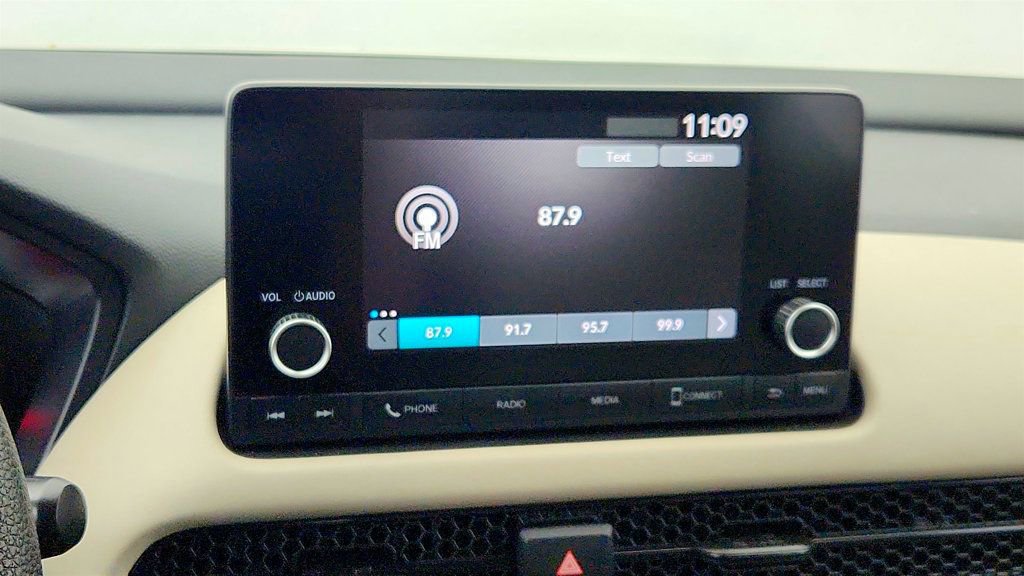 Used 2025 Honda HR-V LX image 18