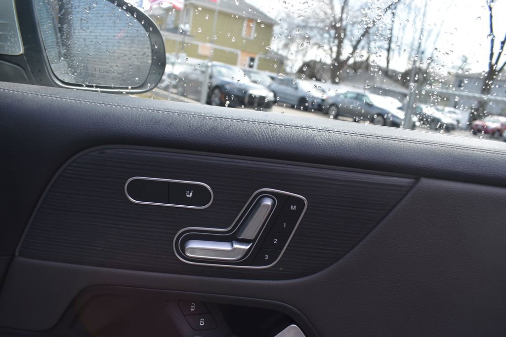 Used 2022 Mercedes-Benz GLB 35 AMG 4MATIC image 22