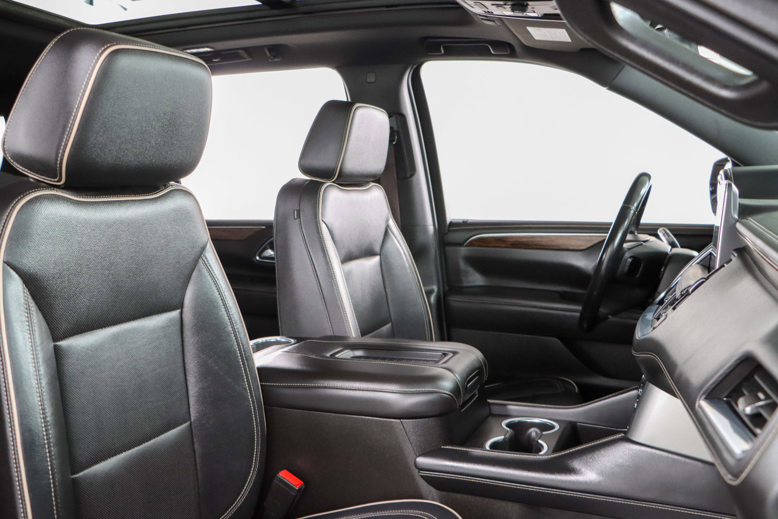 Used 2021 Chevrolet Suburban Premier w/ Premium Package image 32