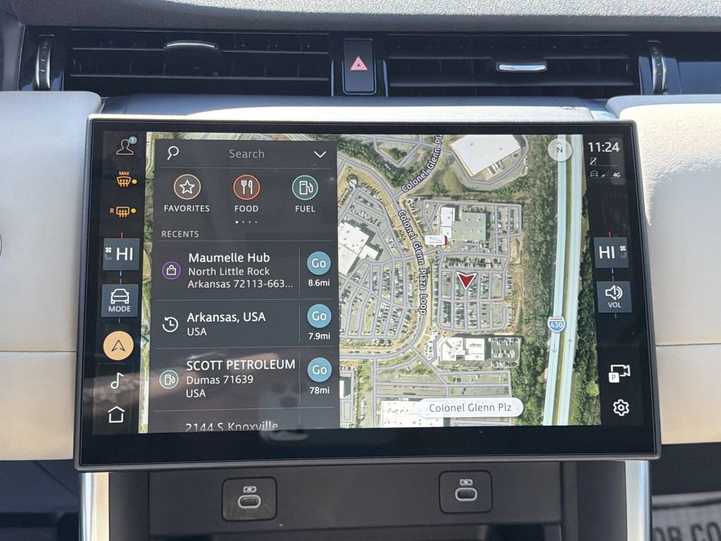 Used 2025 Land Rover Discovery Sport S image 25