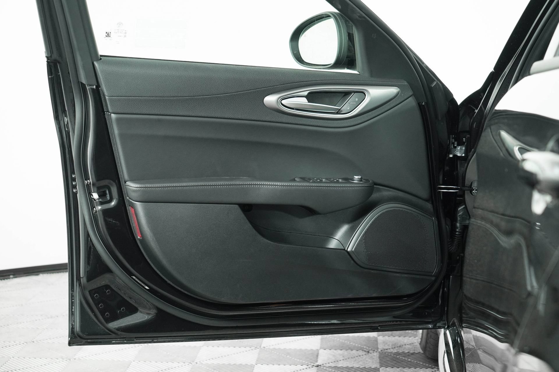 New 2025 Alfa Romeo Giulia w/ Driving Assist Package RWD image 15