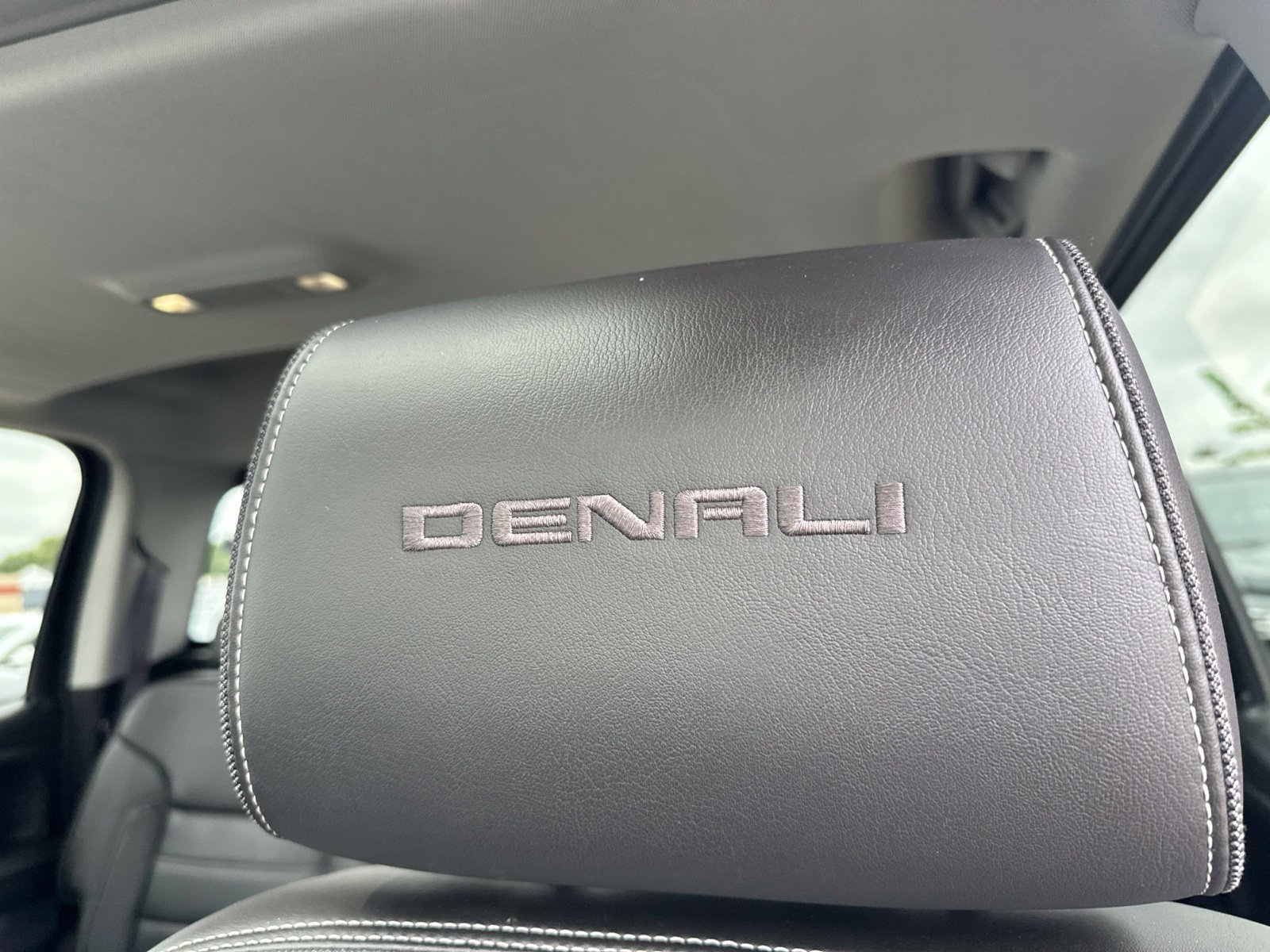 Used 2015 GMC Sierra 1500 Denali AWD/4WD image 16