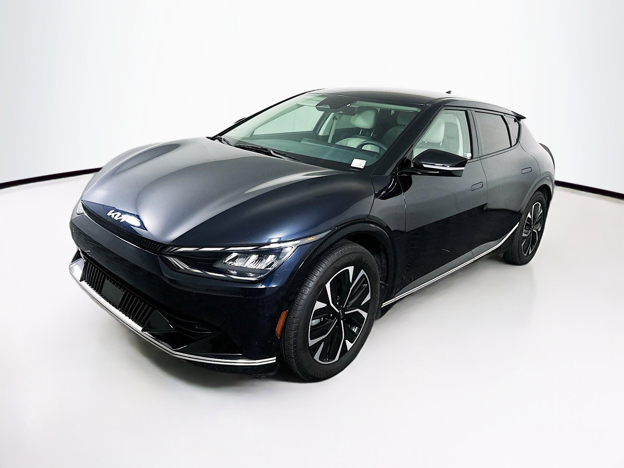 Used 2024 Kia EV6 Wind RWD image 3