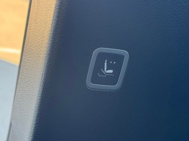 New 2026 Chrysler Pacifica Limited w/ S Appearance Package image 37