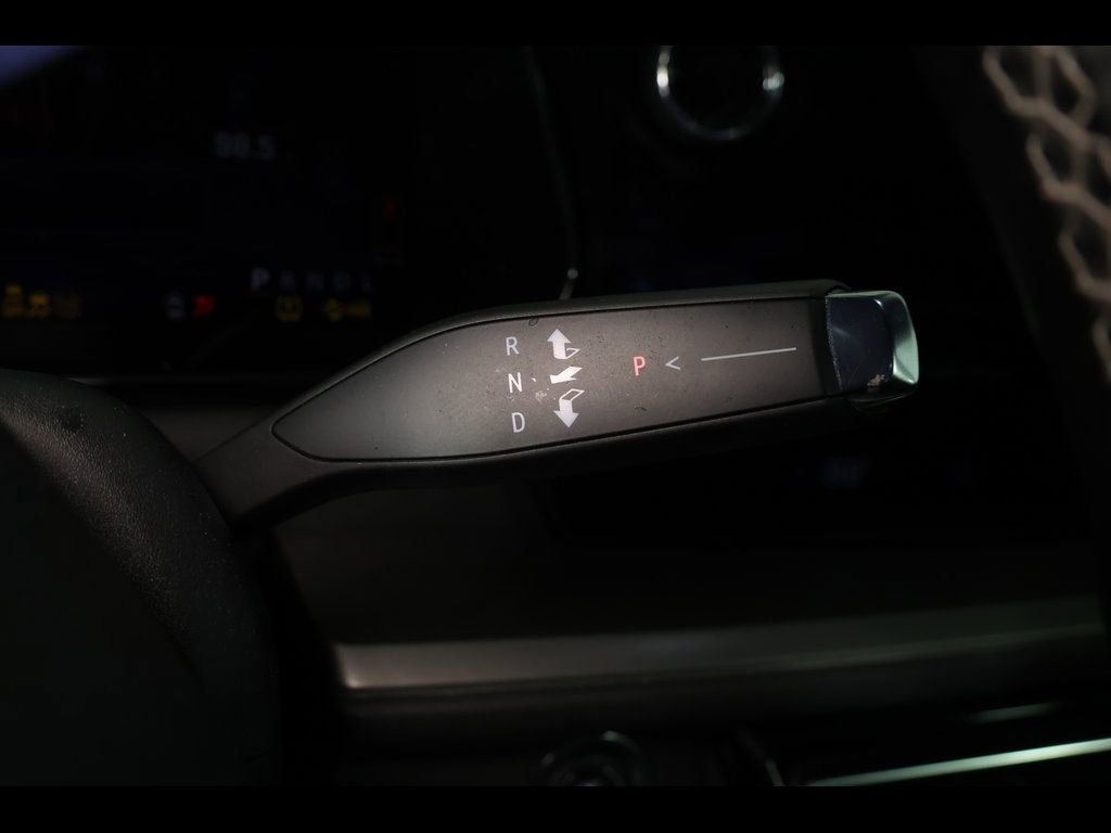 Used 2025 Chevrolet Traverse LT image 26