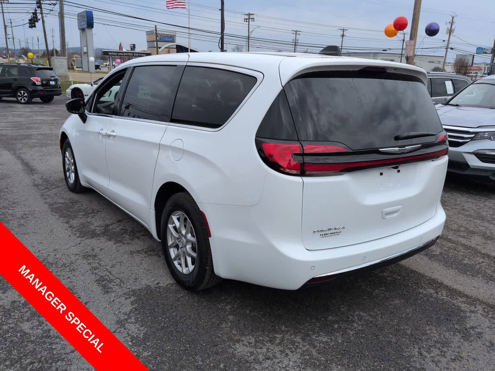 New 2026 Chrysler Pacifica Select FWD image 6