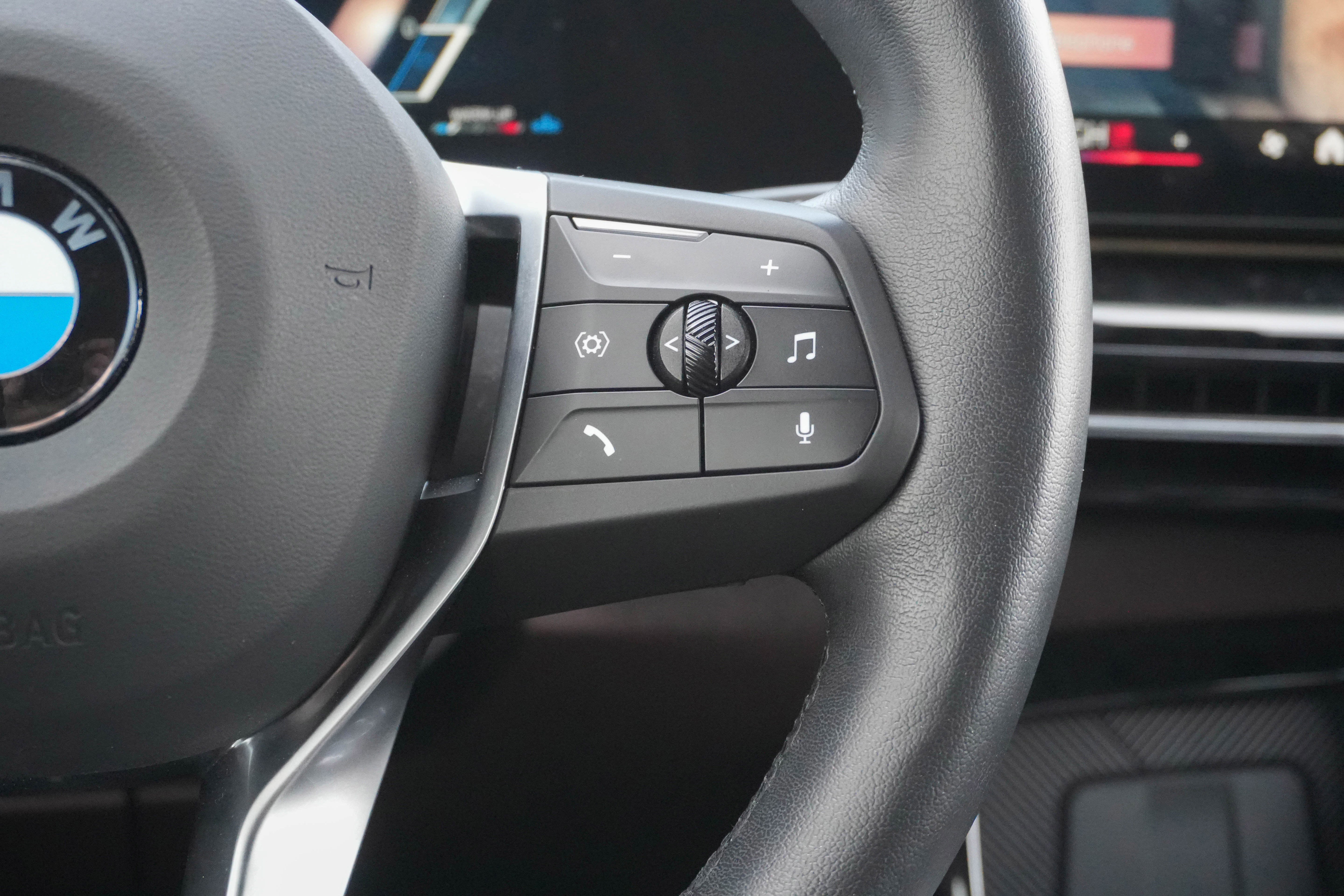 Certified 2025 BMW X2 xDrive28i image 20