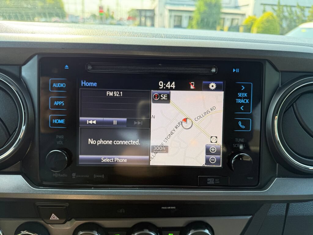Used 2019 Toyota Tacoma TRD Sport w/ Technology Package AWD/4WD image 15